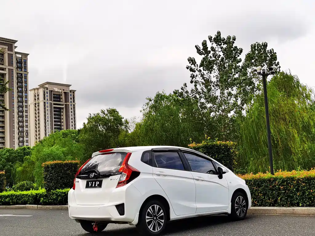 Honda Fit — фото 4