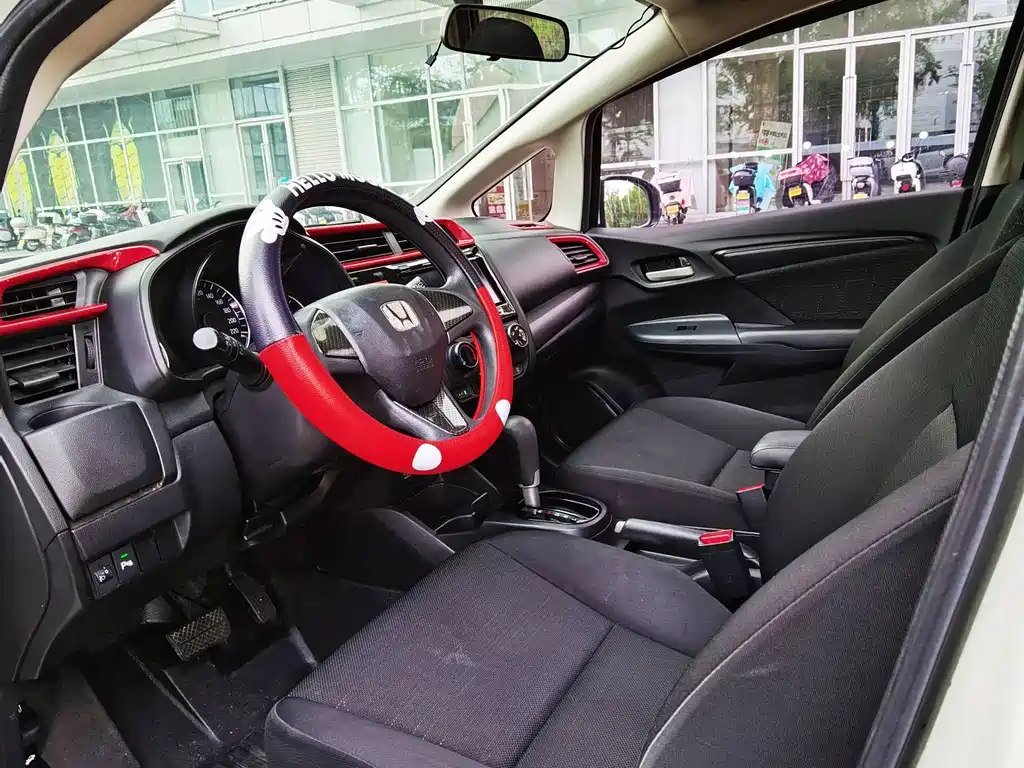 Honda Fit — фото 10