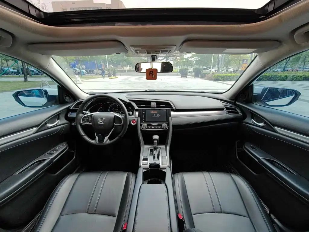 Honda Civic — фото 10