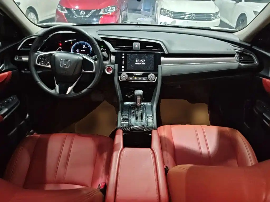 Honda Civic — фото 10