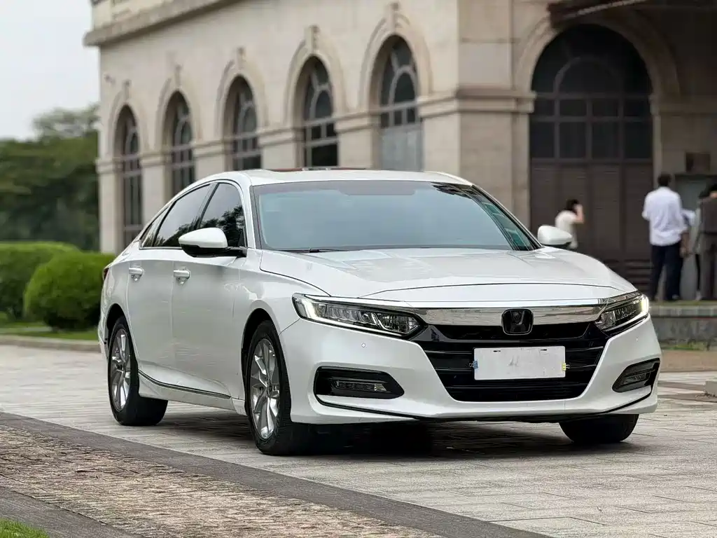 Honda Accord — фото 3
