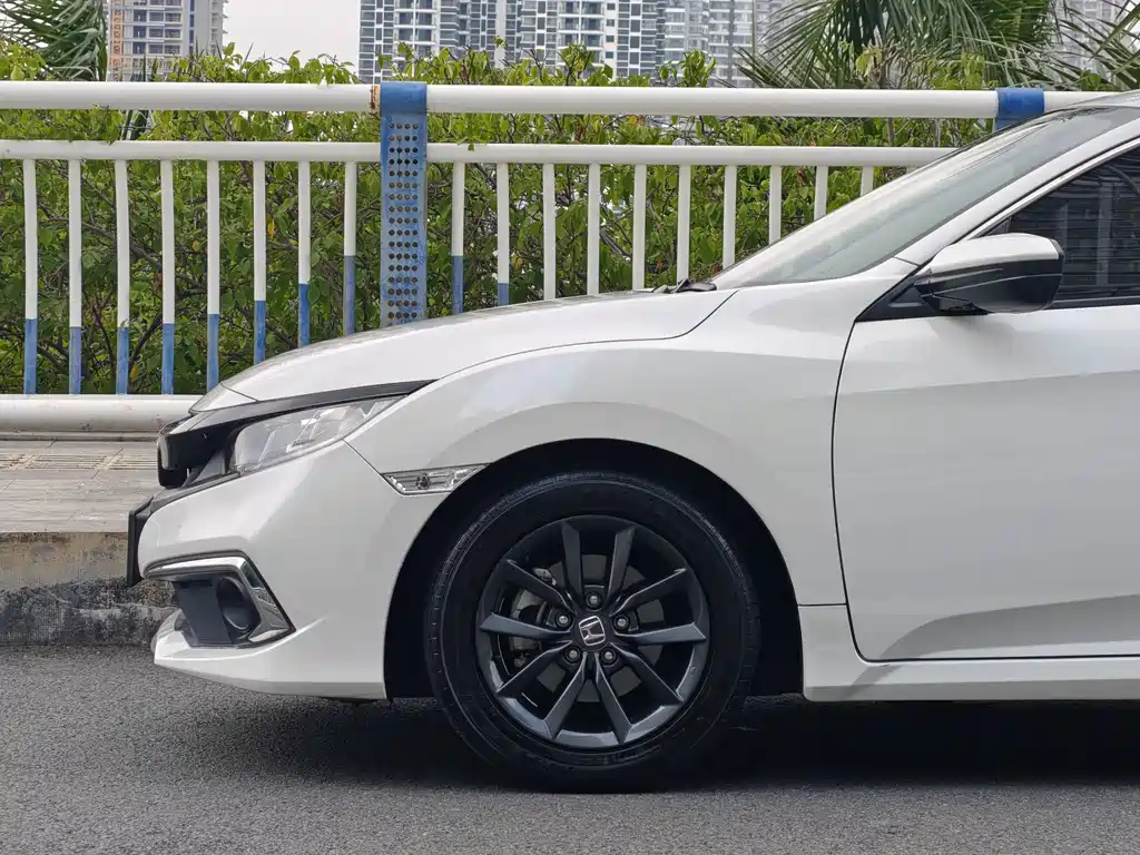 Honda Civic — фото 4