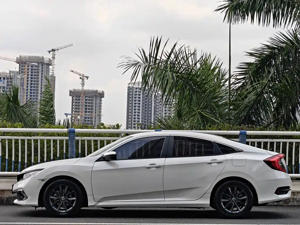 Honda Civic — фото 5