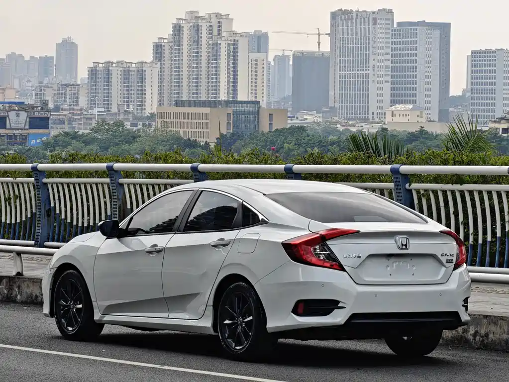 Honda Civic — фото 6