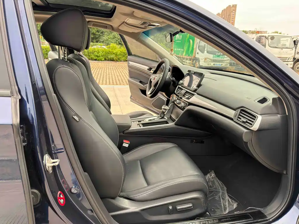 Honda Inspire — фото 11