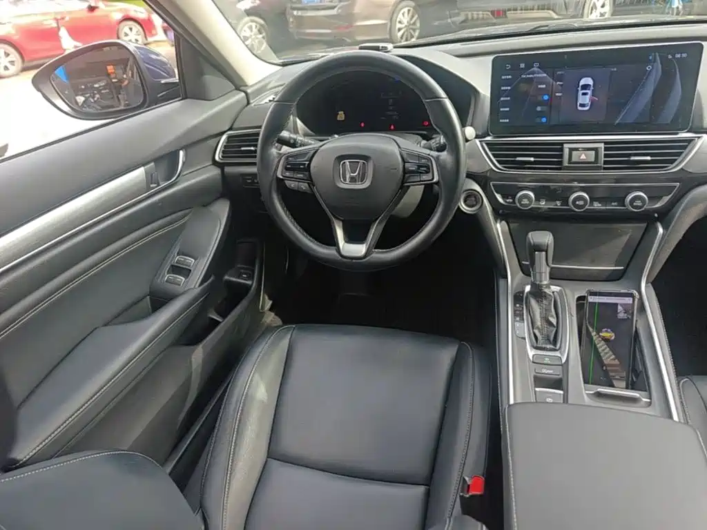 Honda Inspire — фото 11