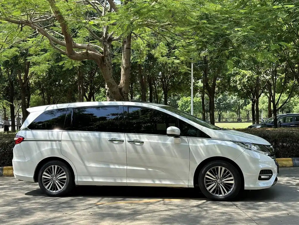 Honda Odyssey — фото 50