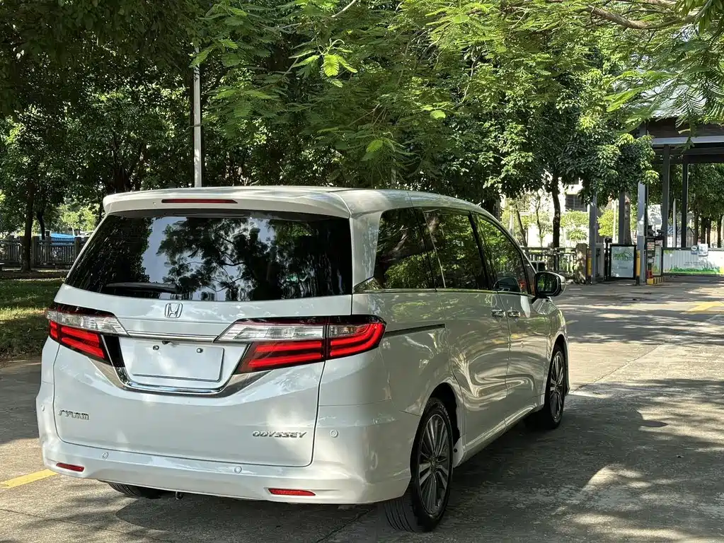 Honda Odyssey — фото 55