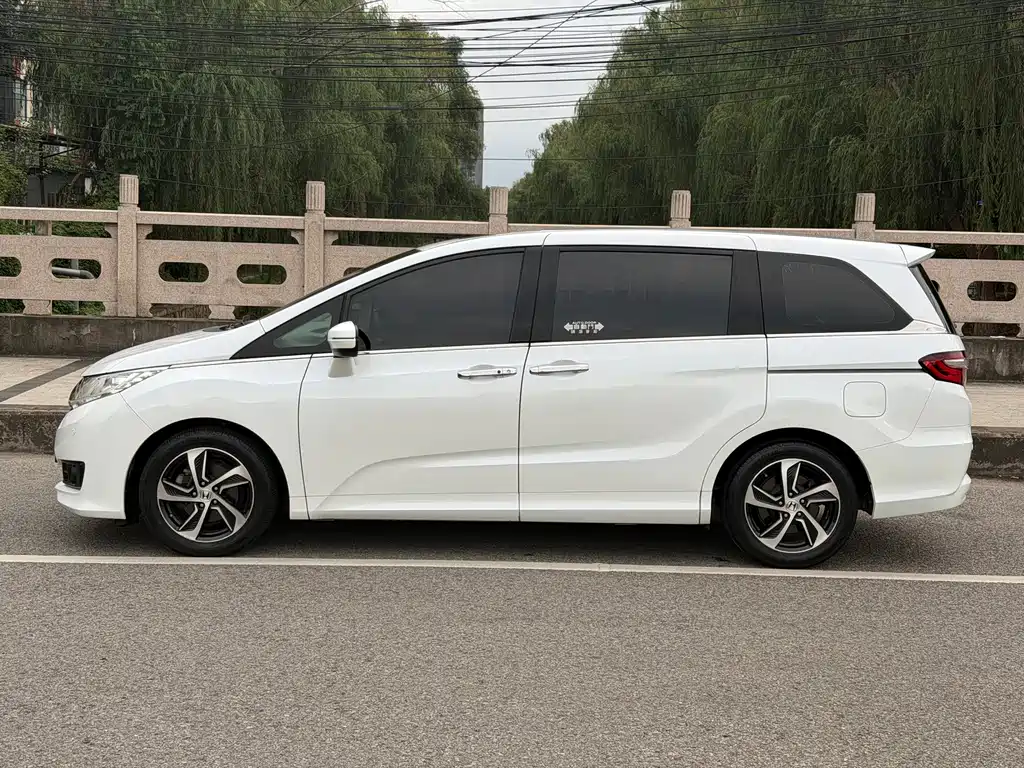 Honda Odyssey — фото 3