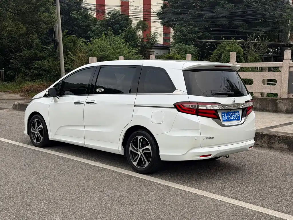 Honda Odyssey — фото 4