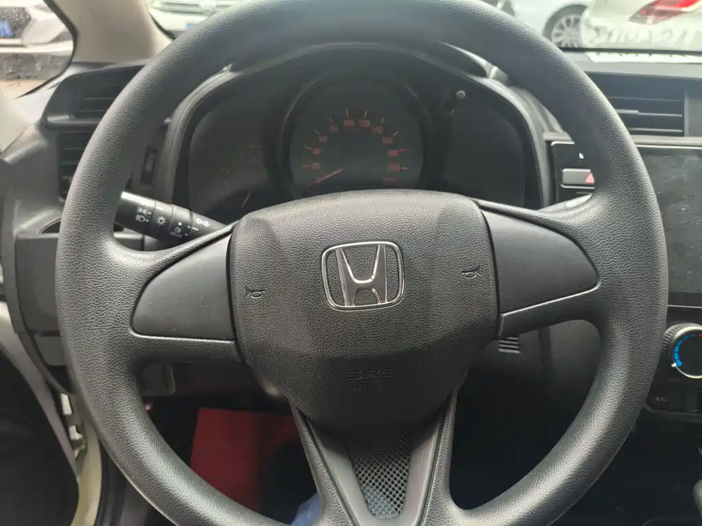 Honda Fit — фото 8