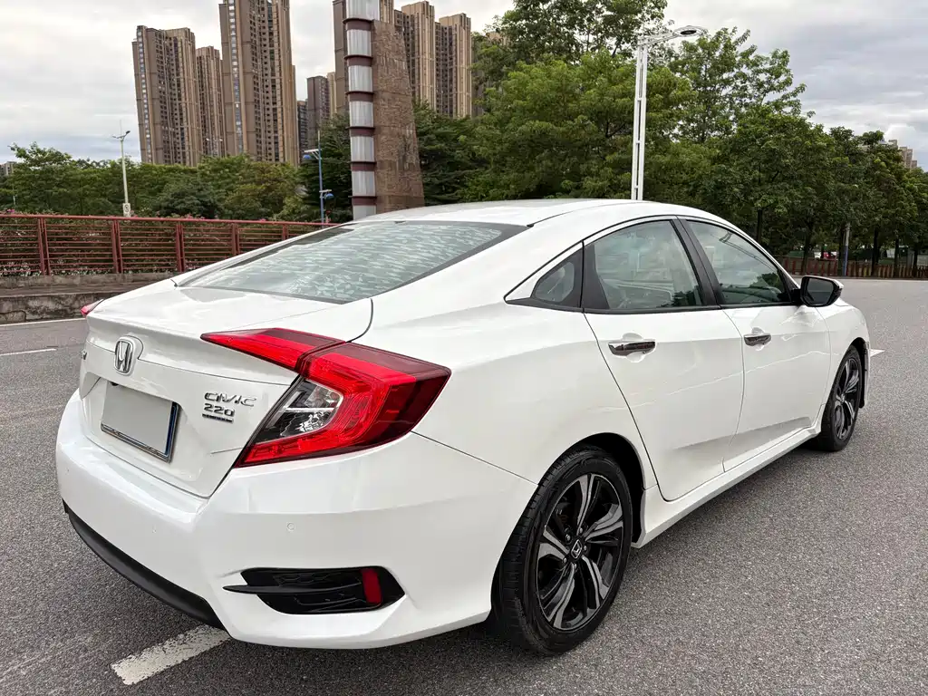 Honda Civic — фото 4