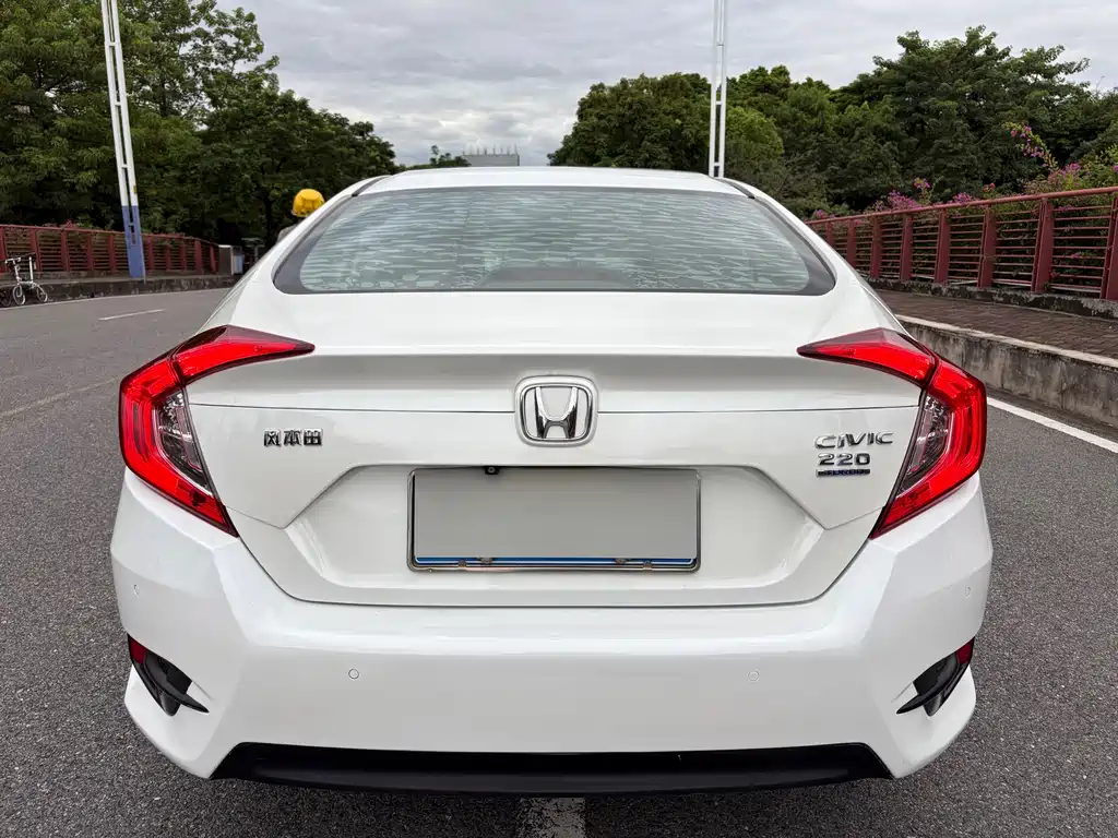 Honda Civic — фото 6
