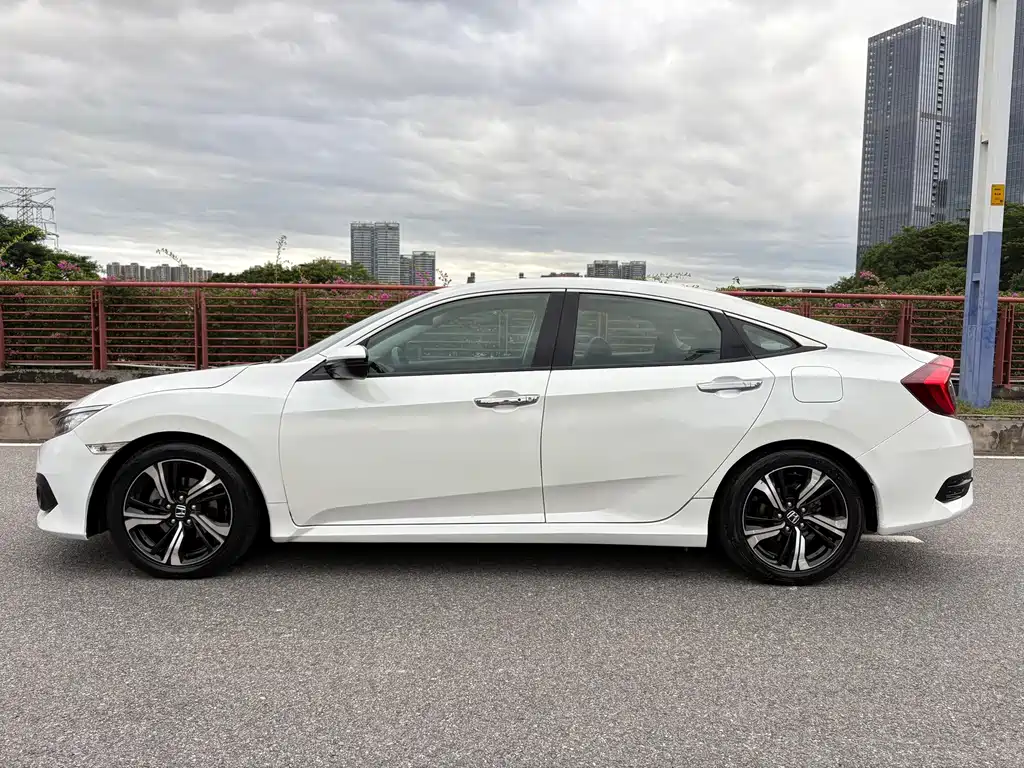 Honda Civic — фото 7