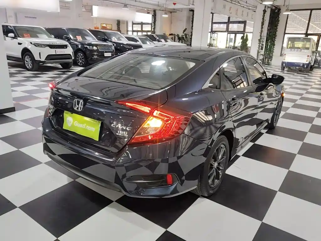 Honda Civic — фото 7