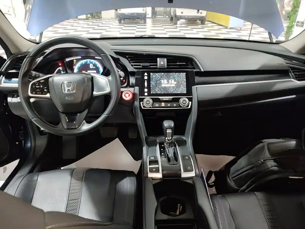 Honda Civic — фото 10