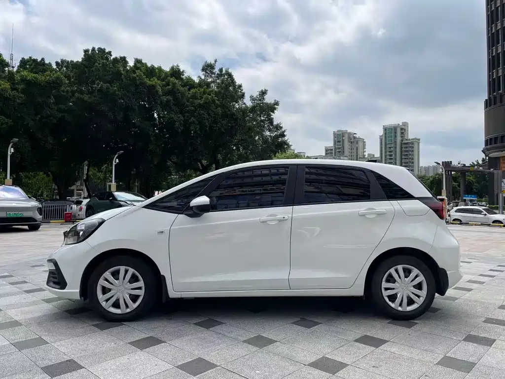 Honda Fit — фото 4