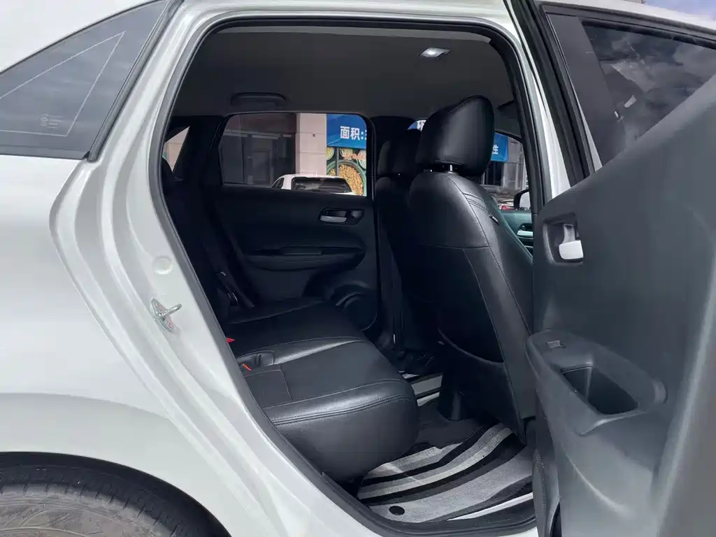 Honda Fit — фото 10