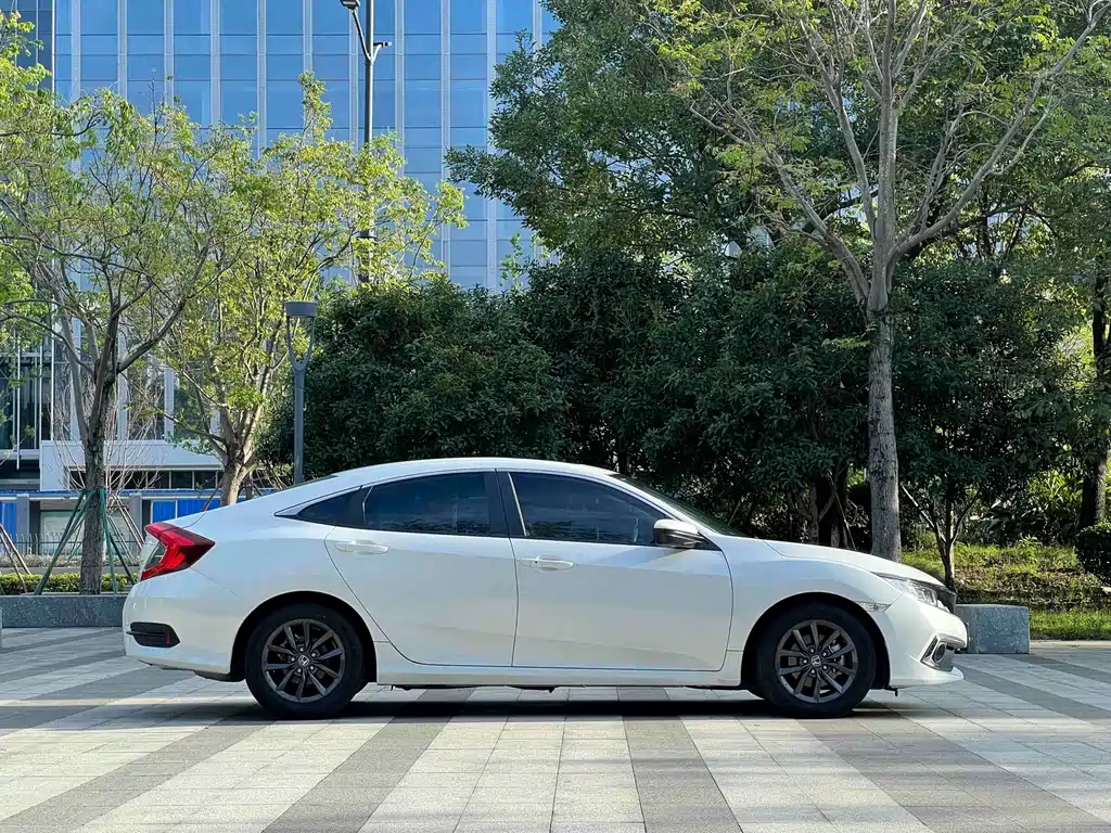 Honda Civic — фото 4