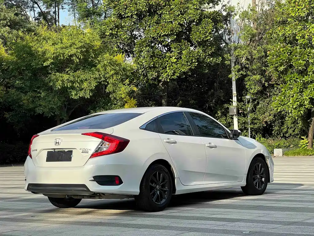 Honda Civic — фото 5