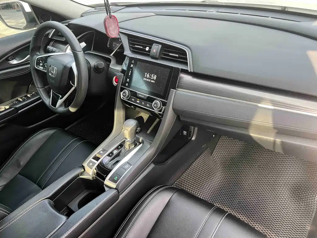 Honda Civic — фото 7