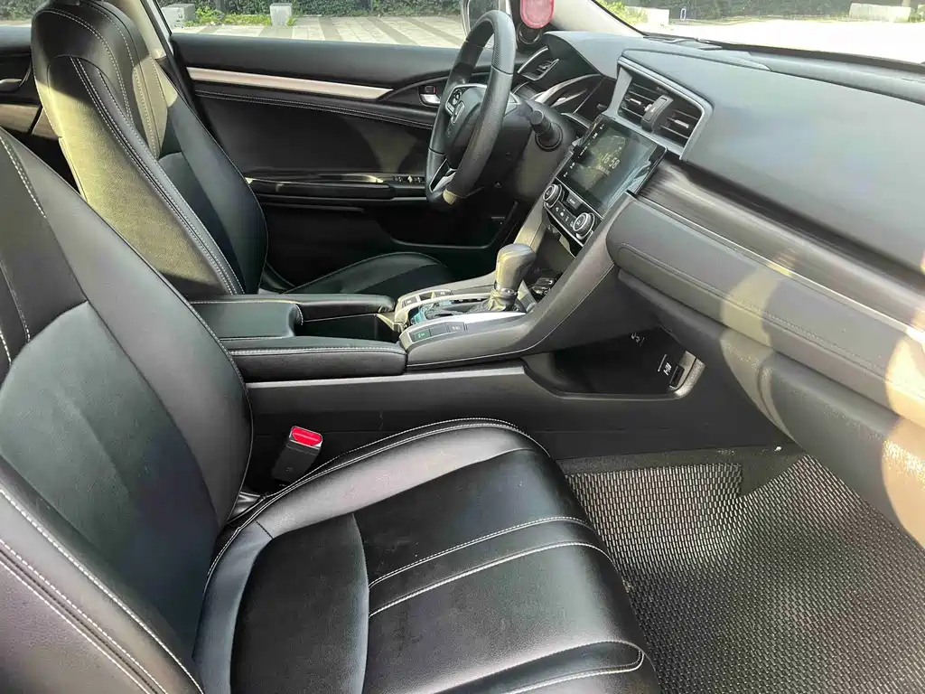 Honda Civic — фото 8
