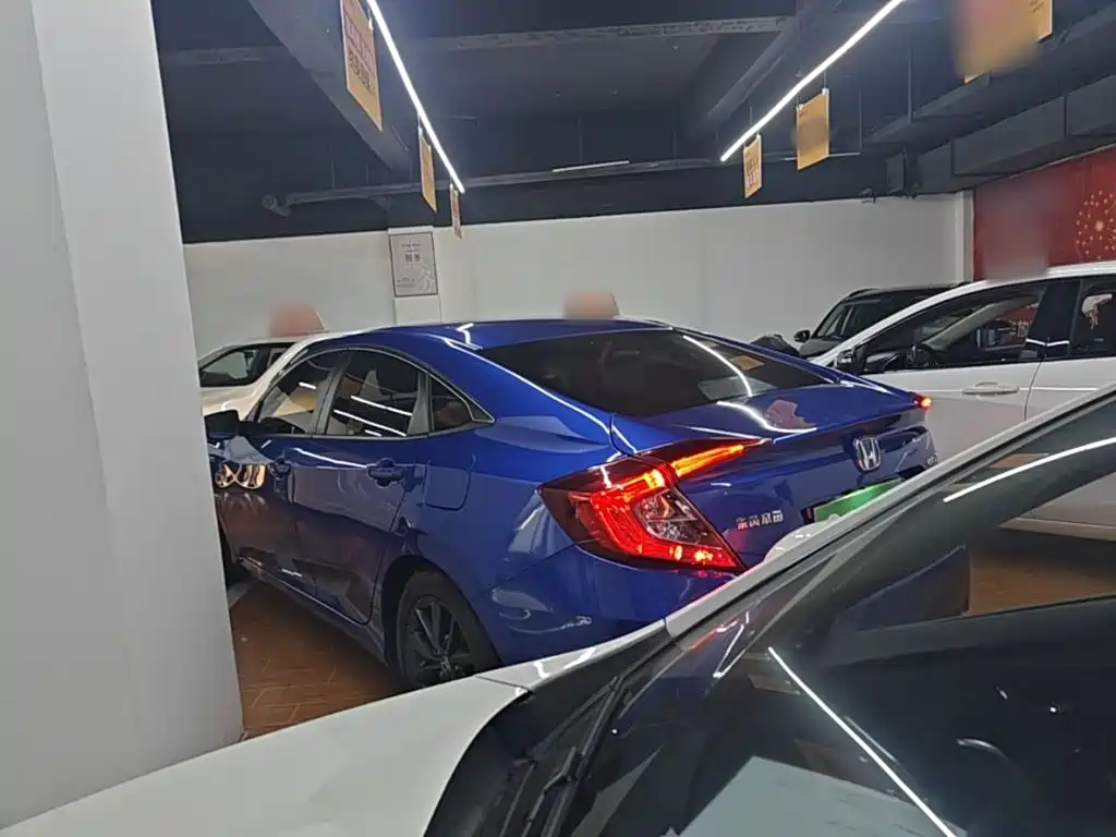 Honda Civic — фото 5