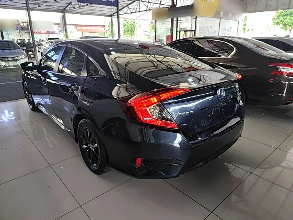 Honda Civic — фото 5