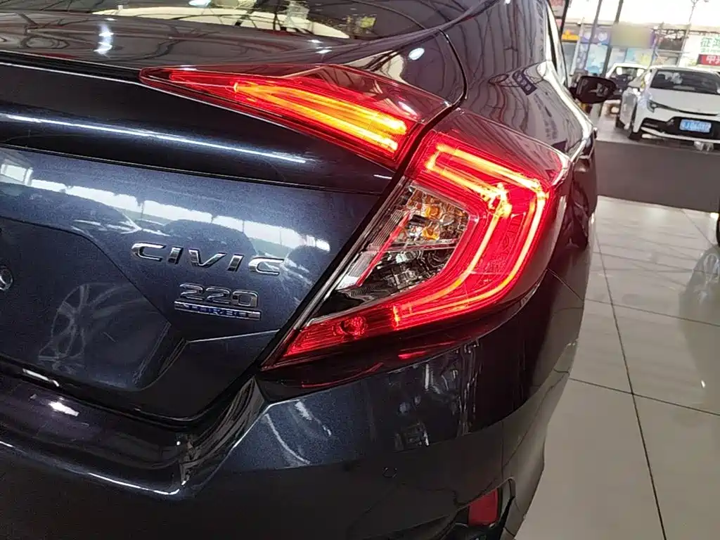 Honda Civic — фото 8