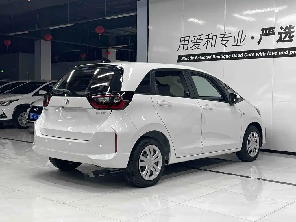 Honda Fit — фото 4