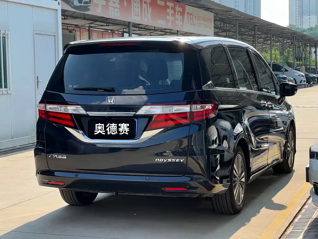 Honda Odyssey — фото 10