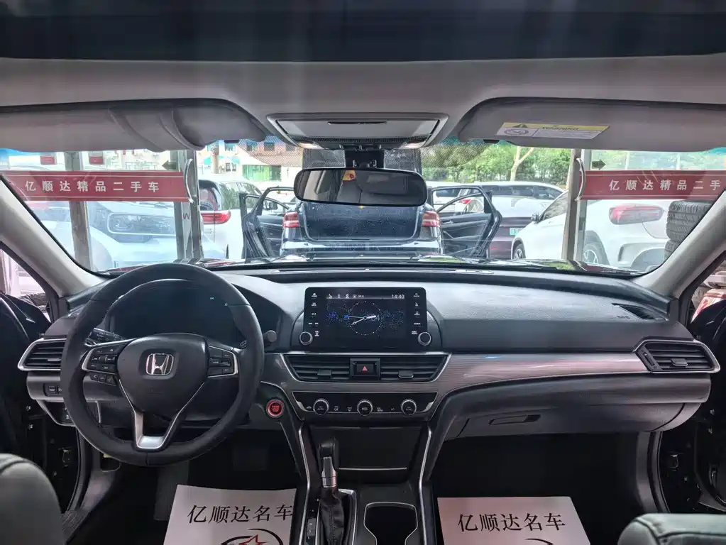 Honda Accord — фото 9