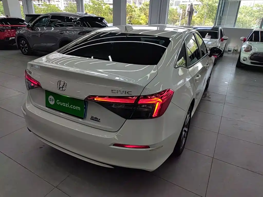 Honda Civic — фото 7