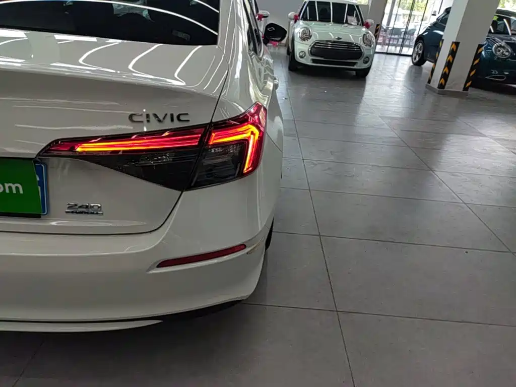 Honda Civic — фото 8