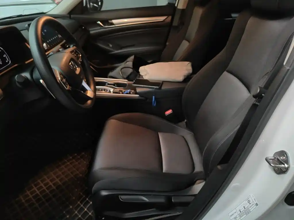 Honda Accord — фото 15
