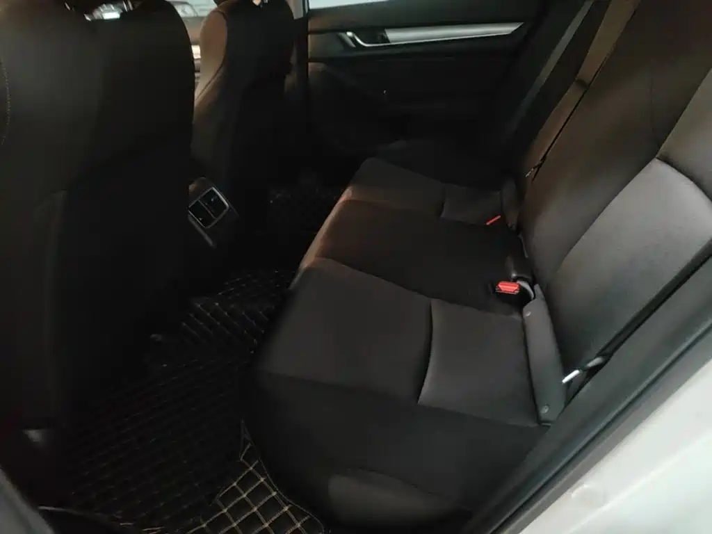 Honda Accord — фото 17