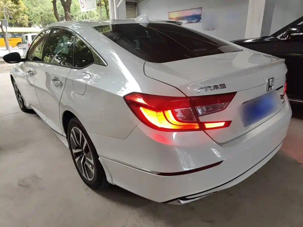 Honda Accord — фото 5