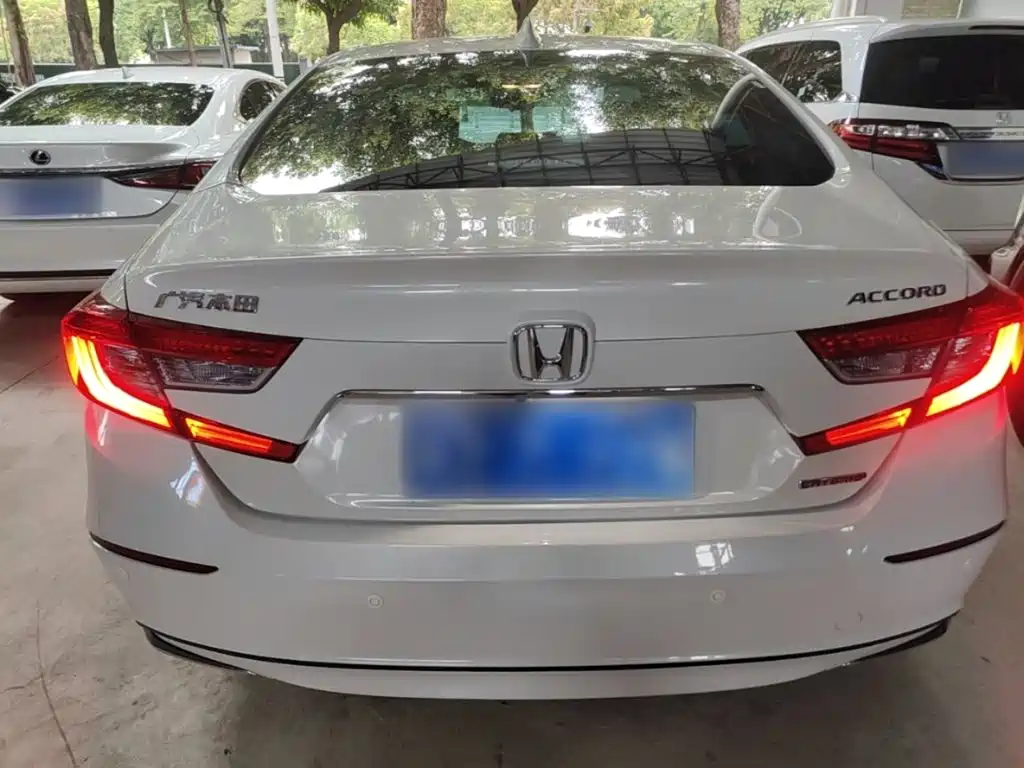 Honda Accord — фото 6