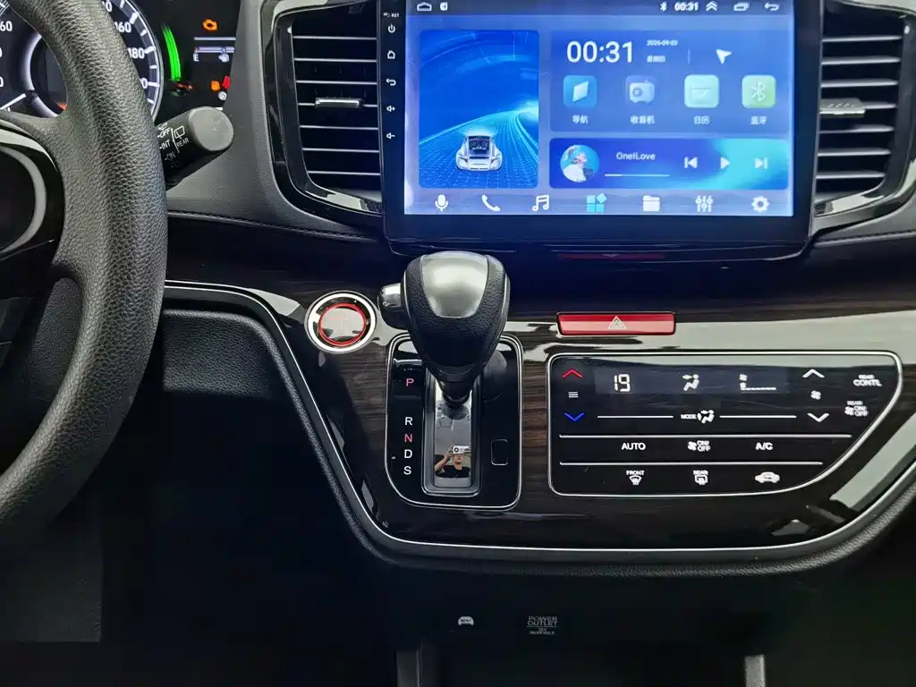 Honda Odyssey — фото 13
