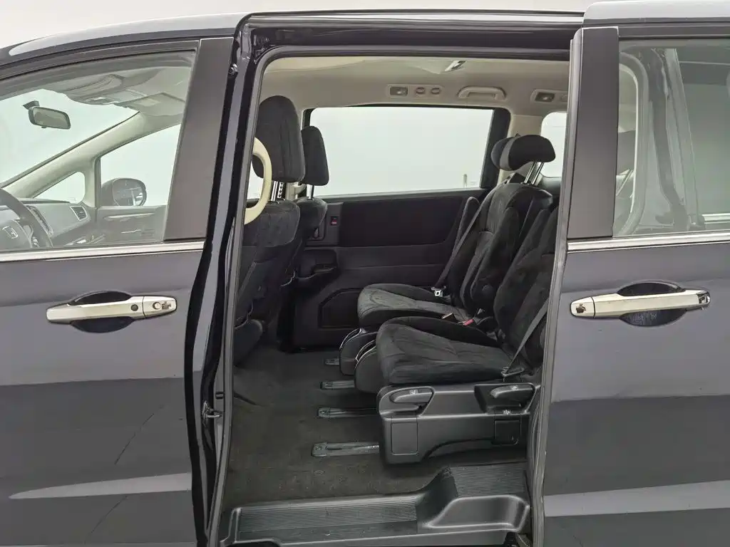 Honda Odyssey — фото 15