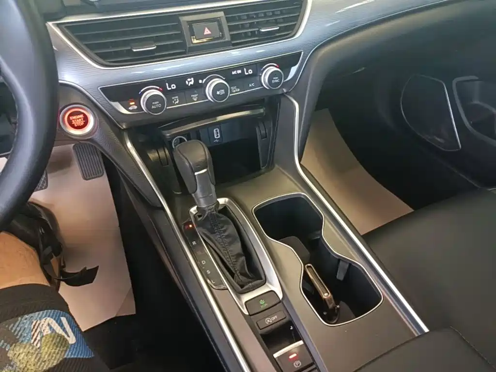 Honda Accord — фото 14