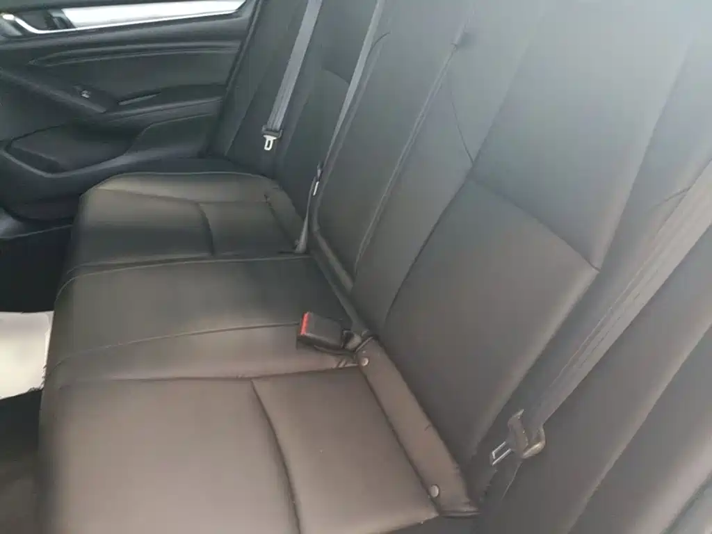 Honda Accord — фото 17