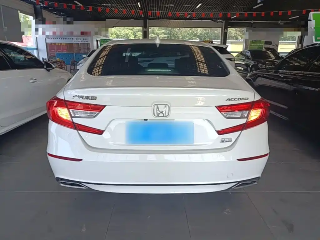 Honda Accord — фото 6