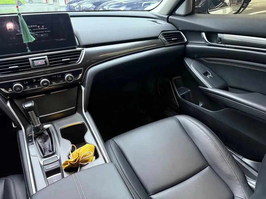 Honda Accord — фото 16