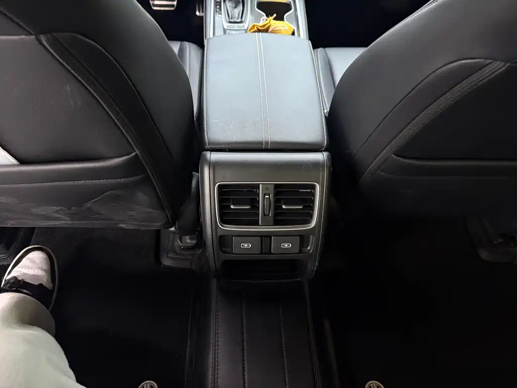 Honda Accord — фото 17
