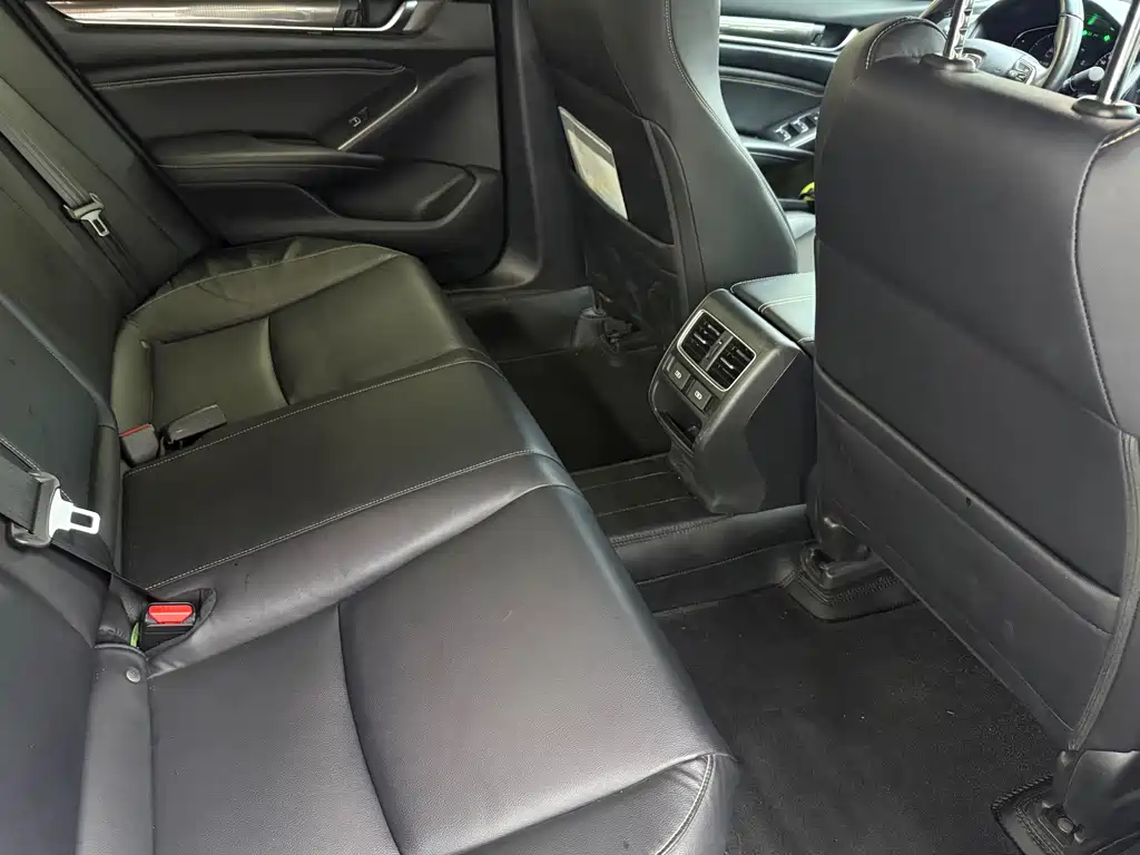 Honda Accord — фото 19
