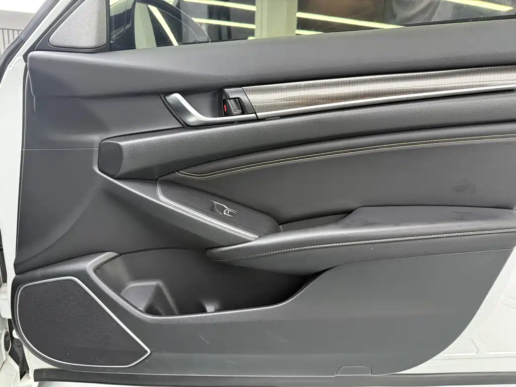 Honda Accord — фото 20