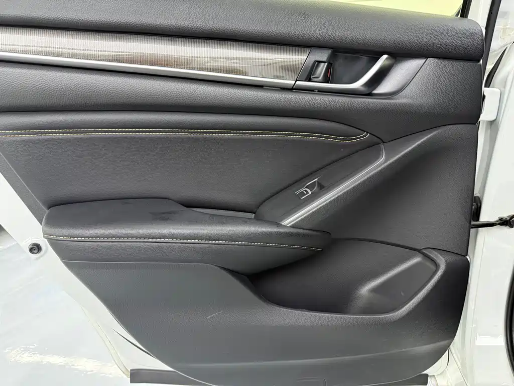Honda Accord — фото 28