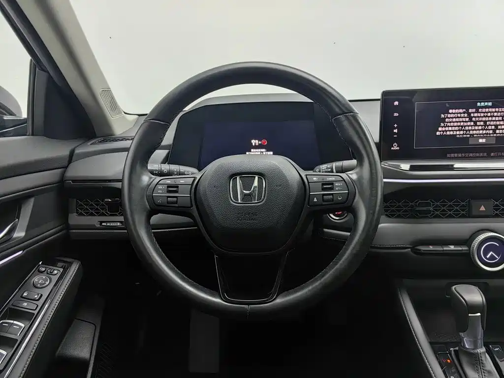 Honda Accord — фото 11