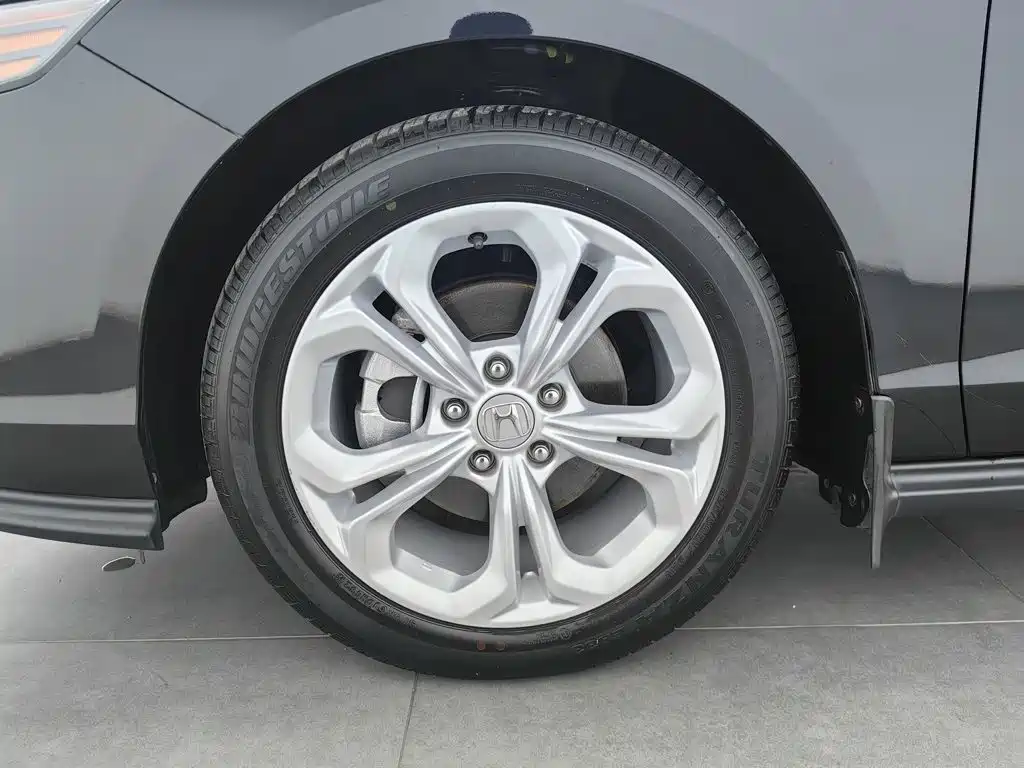 Honda Accord — фото 17